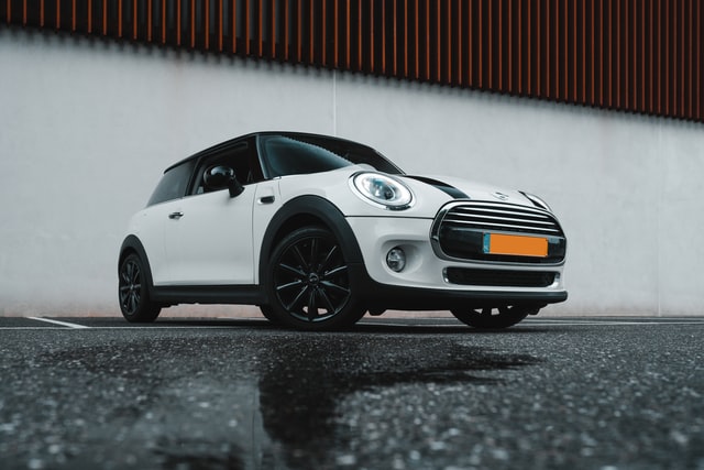 Everything_You_Need_to-Know_About_Mini_Coopers-