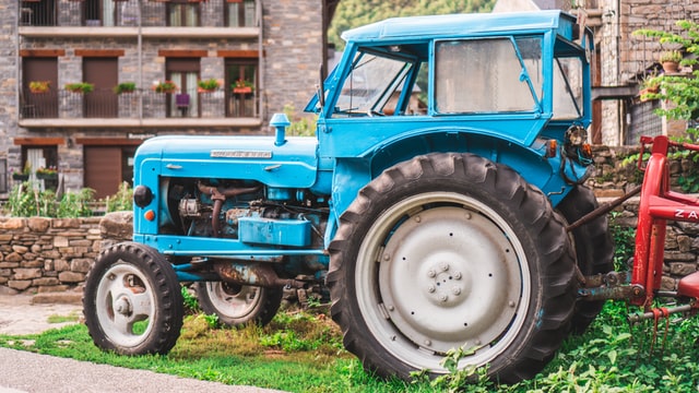 Guide to Tractor Maintenance | Checklist Included