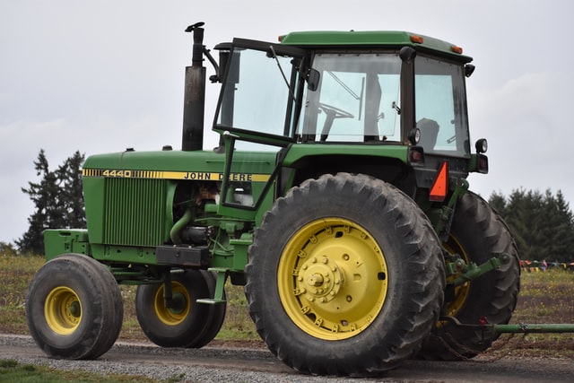Guide to Tractor Maintenance | Checklist Included