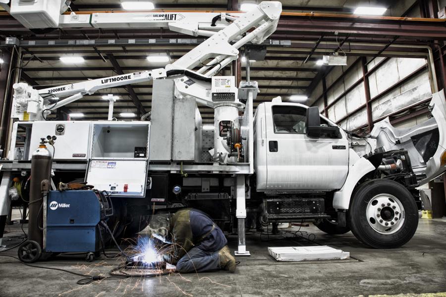 Versalift bucket truck repair